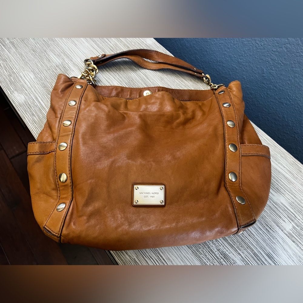 Vintage Michael Kors Tan Leather Shoulder Bag with Gold Accents - Picture 2 of 16